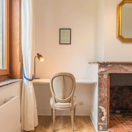 2 Bedroom Near Tram & Metro Apartament *